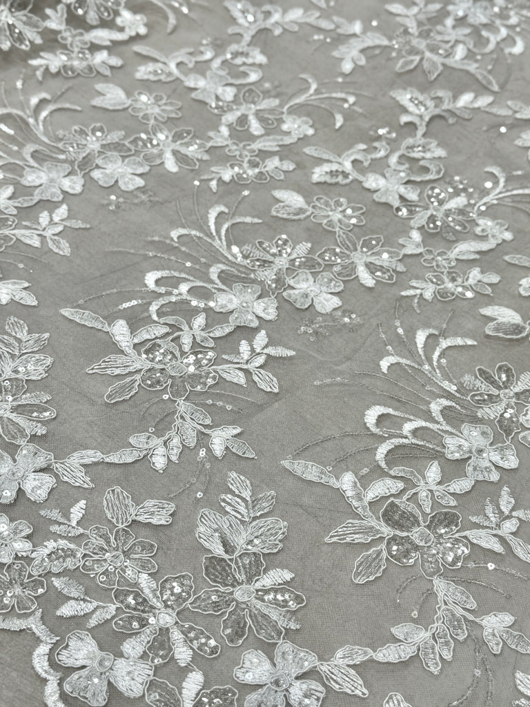 Tul Bordado Con Lentejuela Tornasol "Aslan"