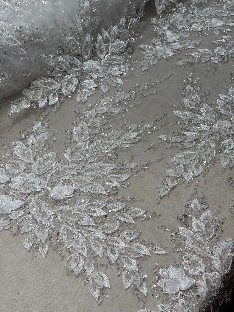 Tul Bordado Flores 3D Y Pedrería "Alaska"