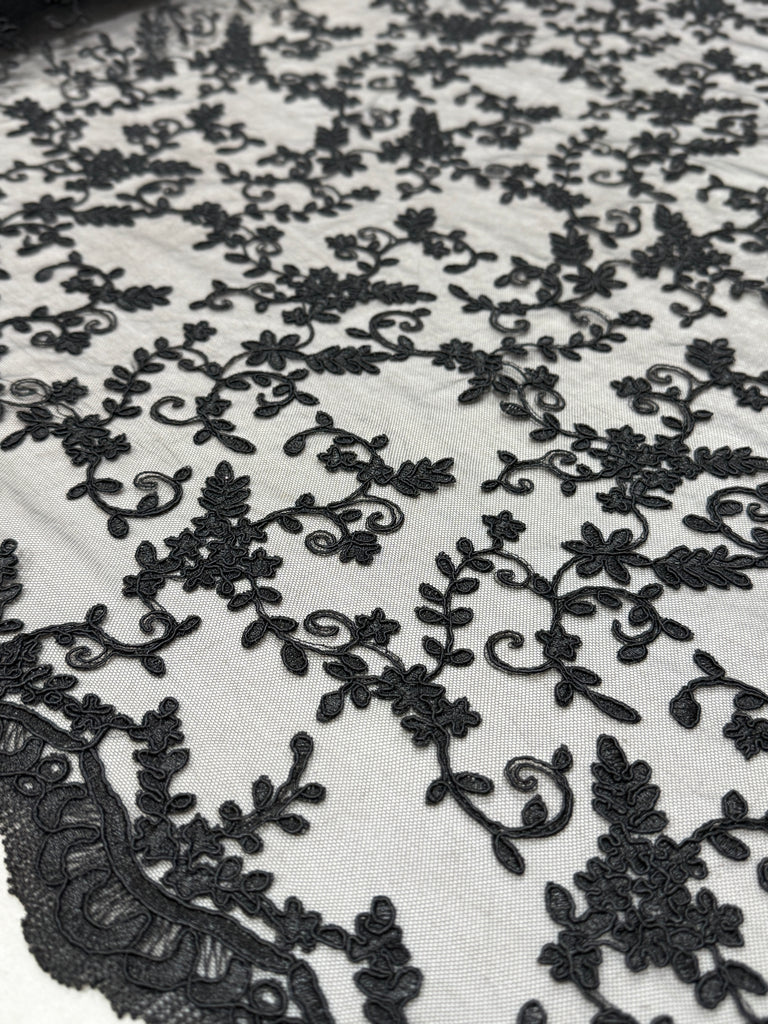 Tul Bordado Sin Pedreria "Sarahi"