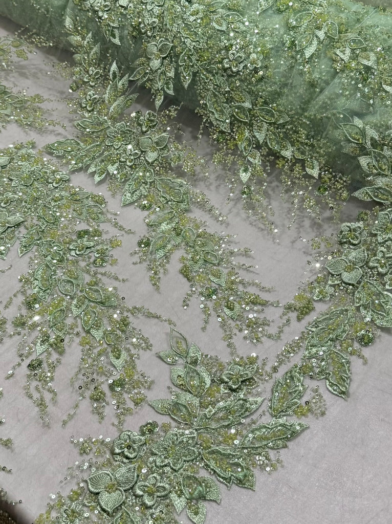 Tul Bordado Flores 3D Y Pedrería "Alaska"
