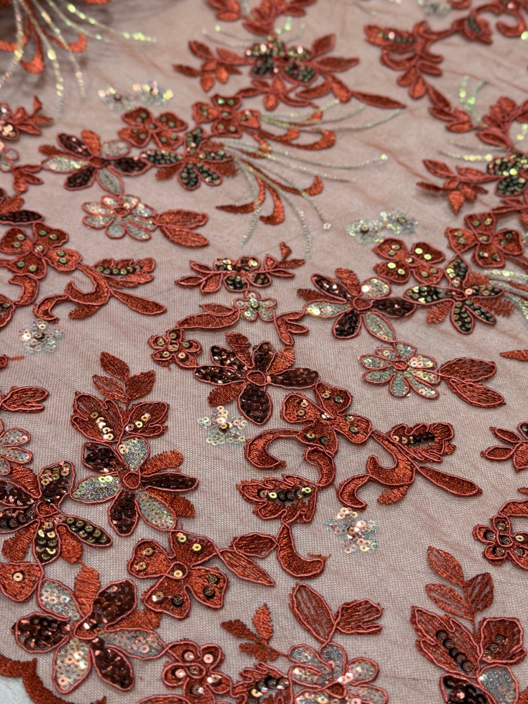 Tul Bordado Con Lentejuela Tornasol "Aslan"