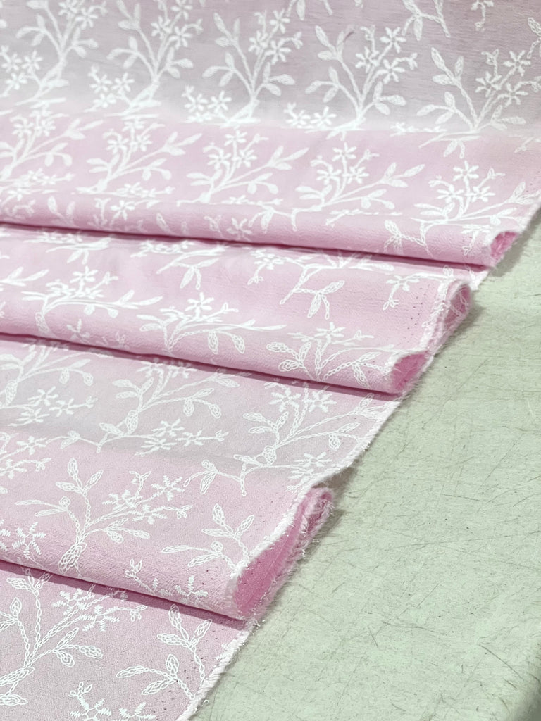 Rayón Con Estampado Efecto Bordado
