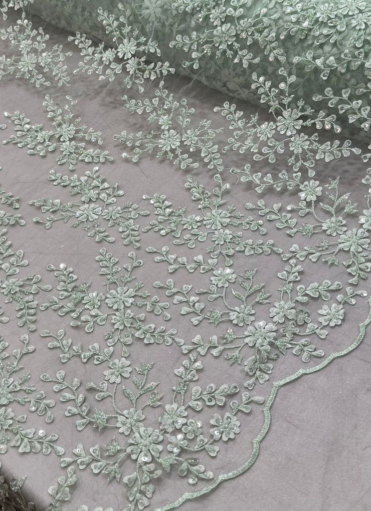 Tul Bordado Con Pedreria y Flor 3D "Celina"