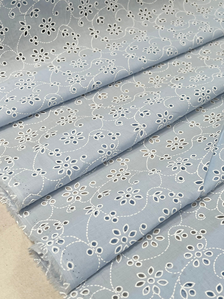Algodon Estampado "Eyelet" (Estilo Tira Bordada)