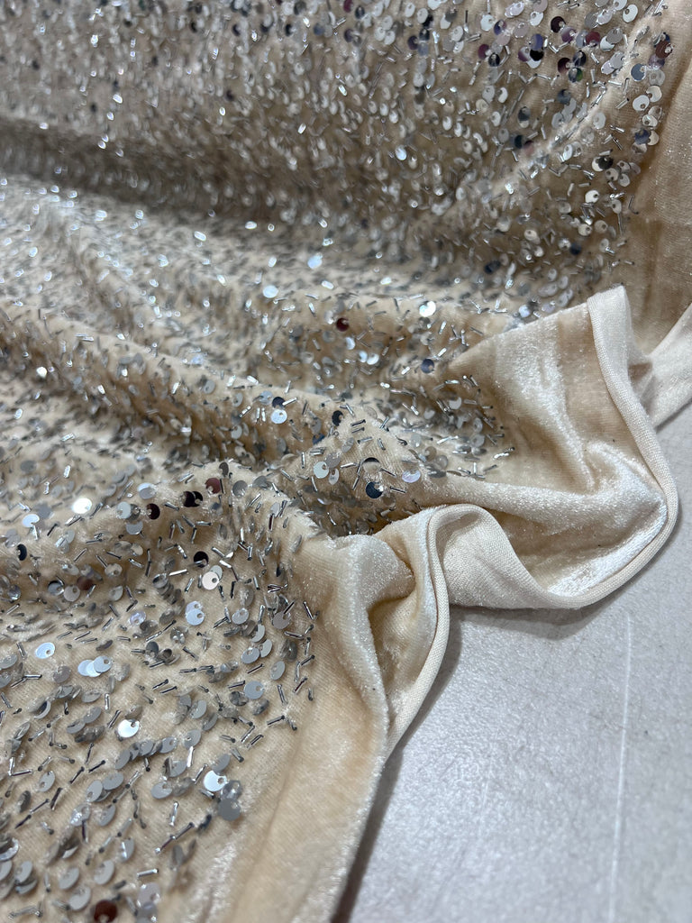 Velour con Lentejuela y Canutillo "Minerva"